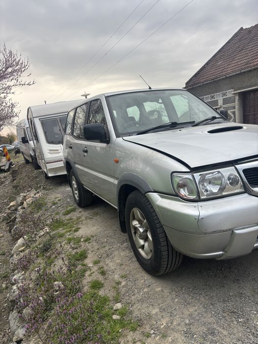 2 Nissan terrano 2.7 si 3.0