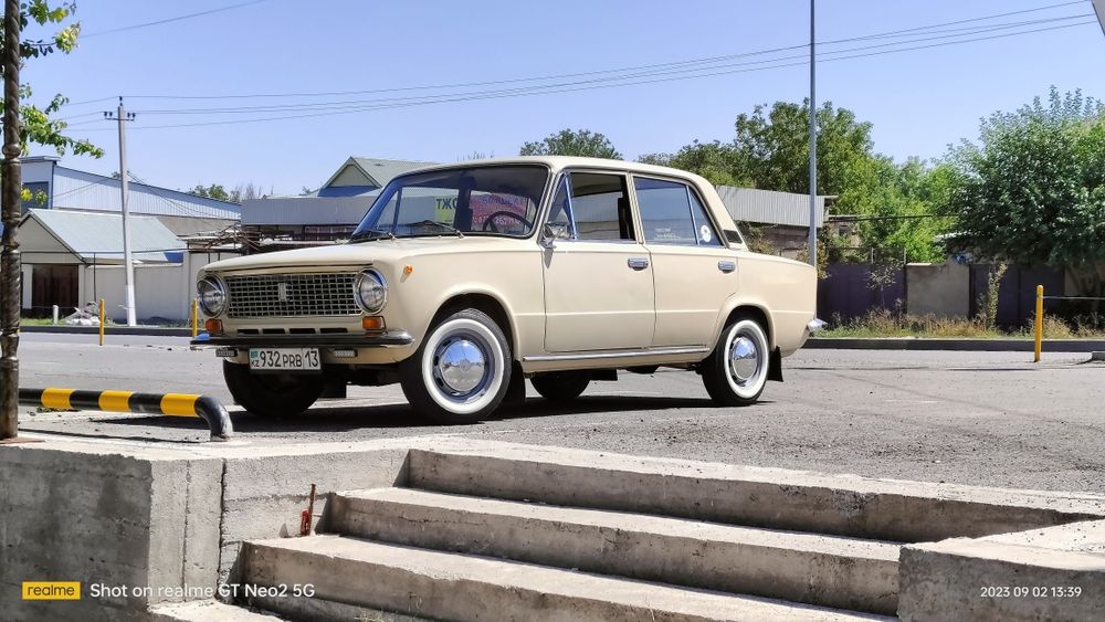 Ретро автомобиль