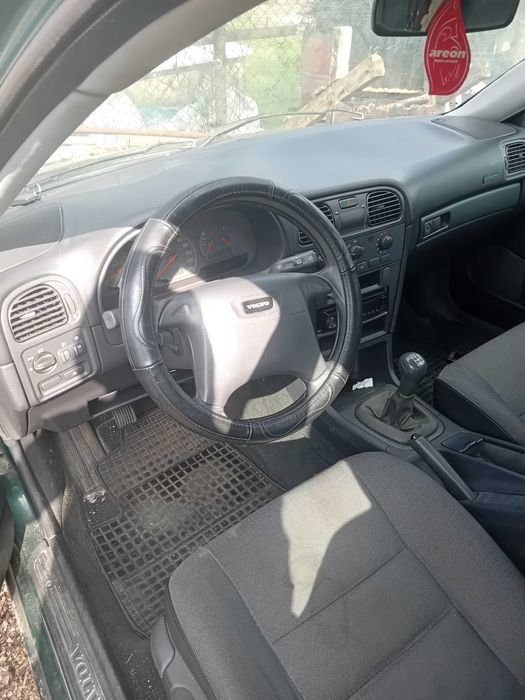 Vand audi a4 motor 19 tdi pentru piese si volvo v 40 motor 19 tdi