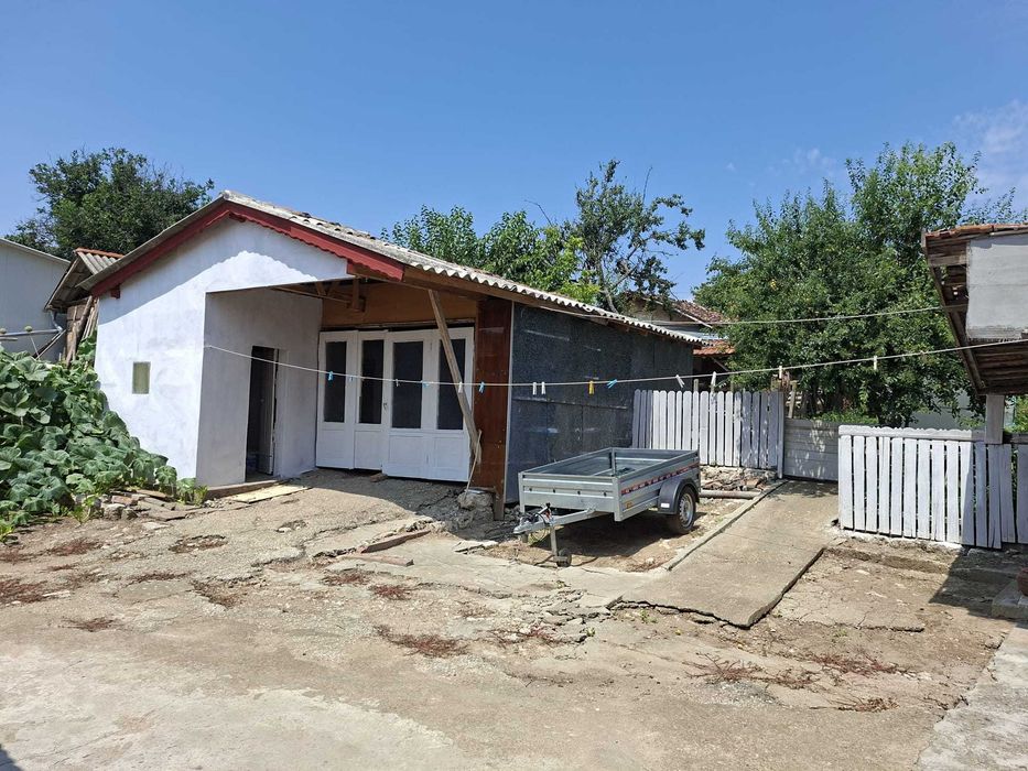 Продавам  каща в село  Сребърна