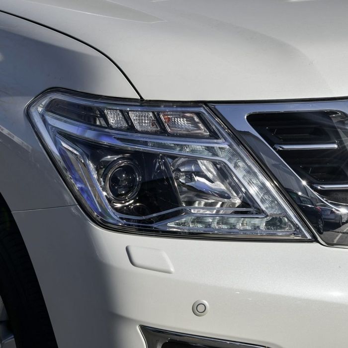 Стекла фар Nissan Patrol Y61