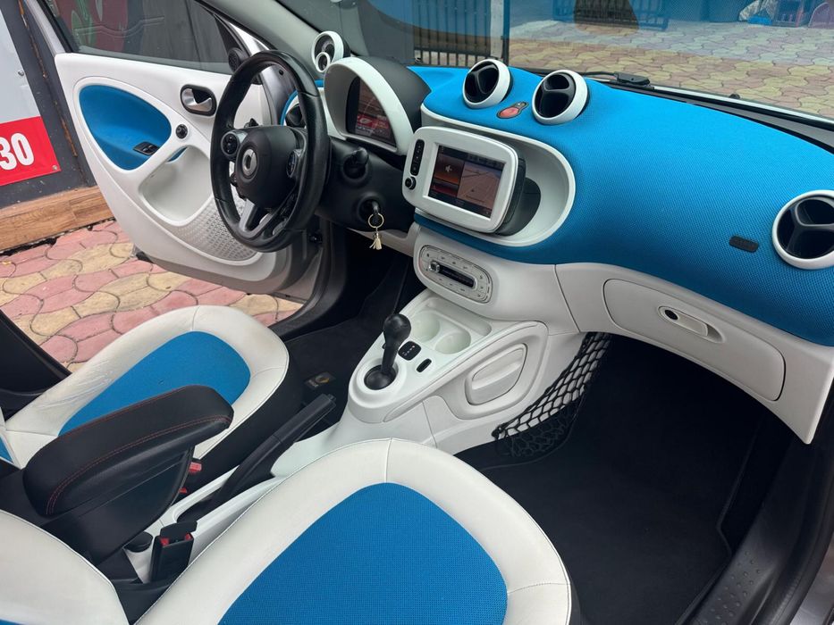 Smart four four model deosebit