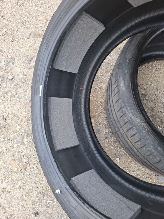 Vand 2 anvelope 295 30 21 pireli bune de vara dot 2023