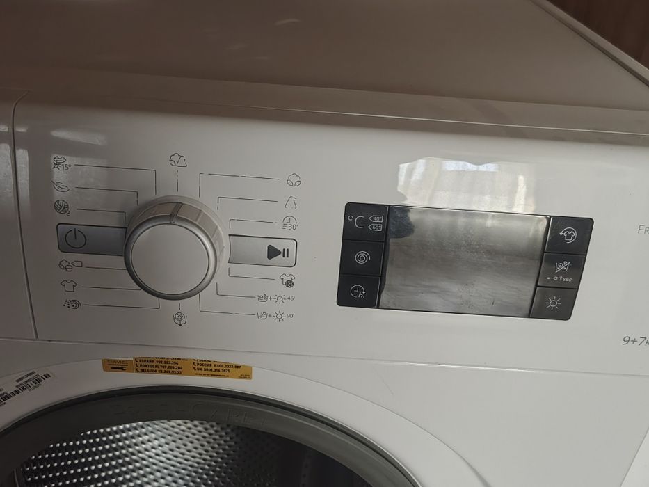 Vând mașină de spălat cu uscător Whirlpool 10+7kg