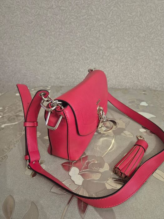 Продам Сумку Guess оригинал