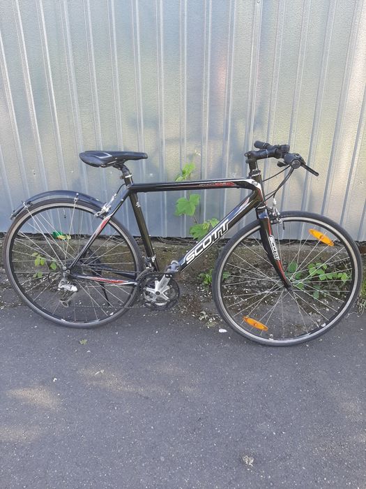 Vând bicicletă scott în stare bună semicursă echipată Shimano