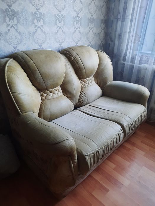 Продам диван  двухместный