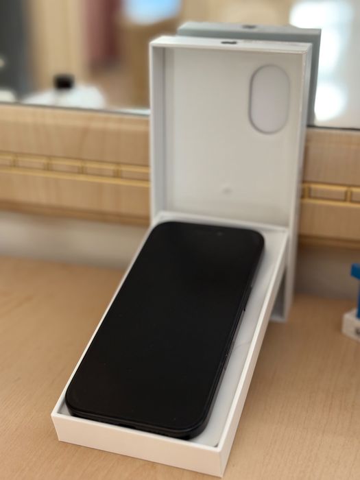iPhone 16 128 GB Black impecabil