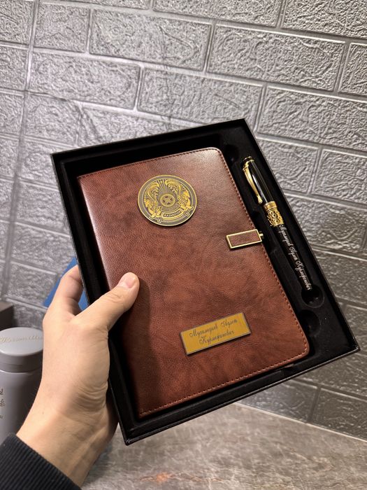 Именной блокнот и ручка