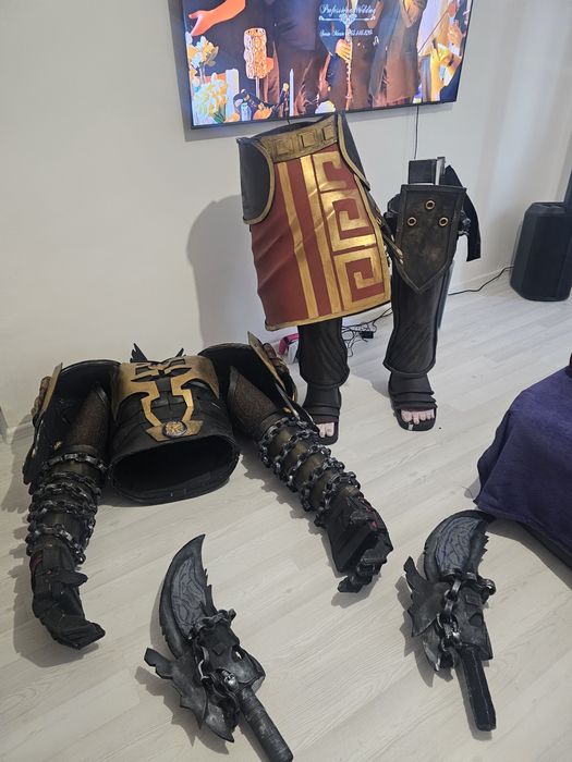 Vand costume robot kratos