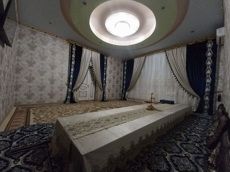 Mebel , parda, kuxniya 2 ta gaz plita 2 ta xoladelni xullashammasiberi