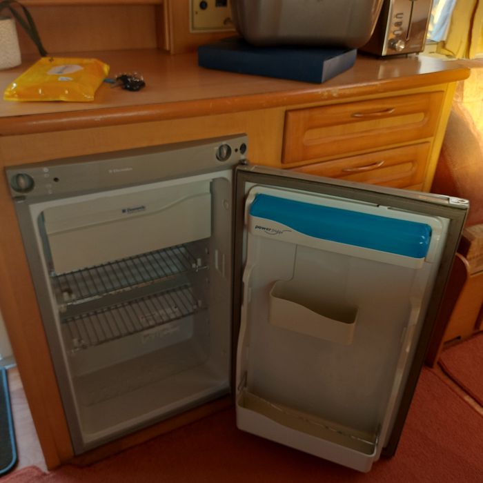 Vând Rulotă Compas Omega 428L Liberte