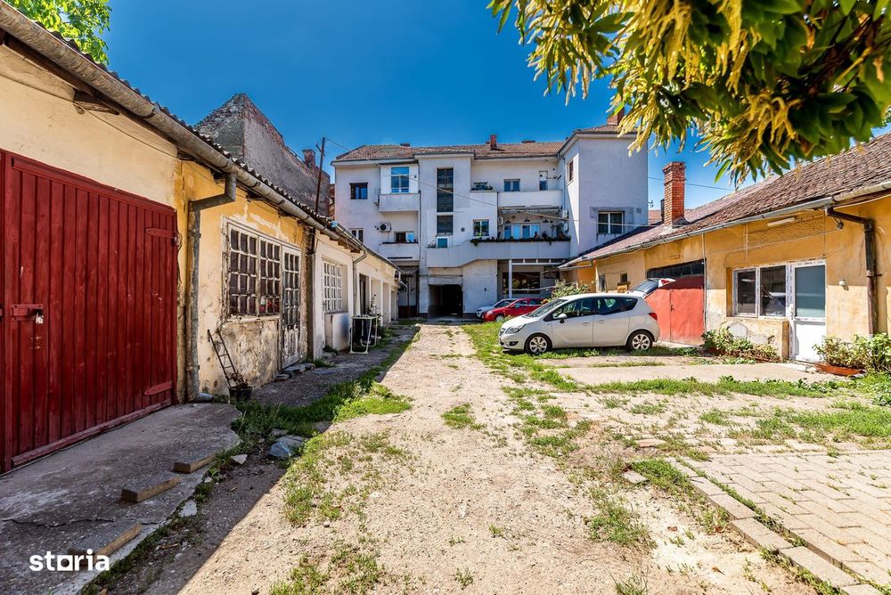 Apartament în centru cu acces auto și garaj propriu
