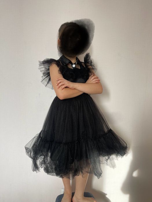 Продам платье вэнсди