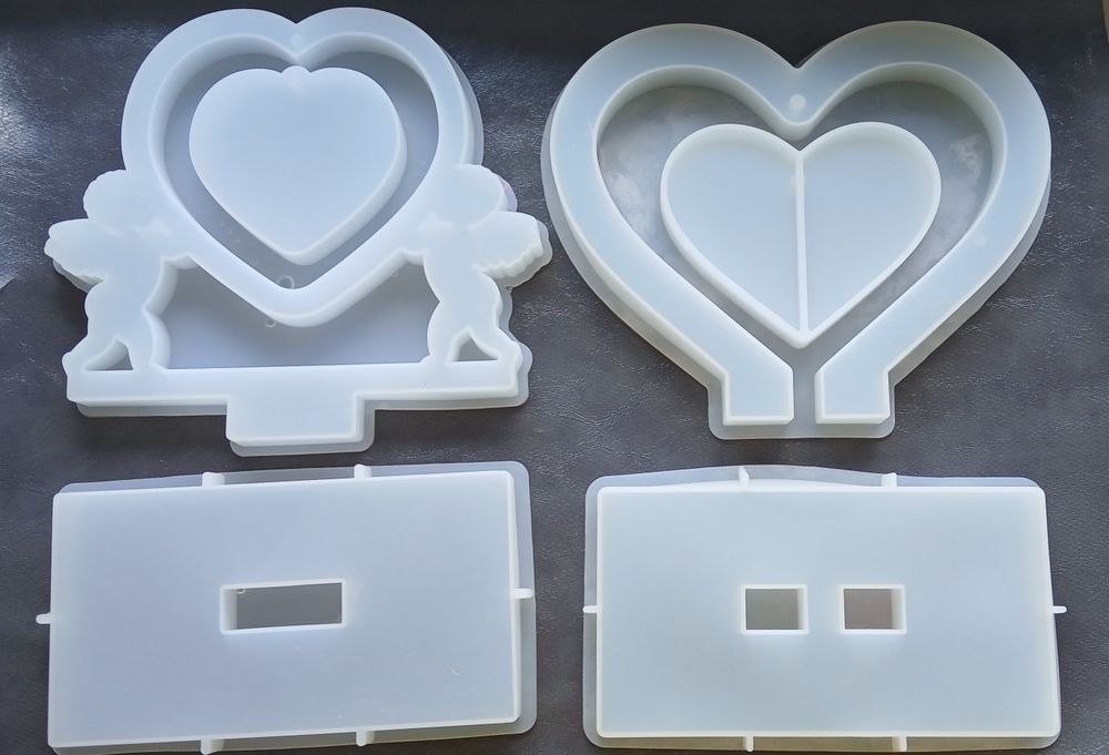 Продам недорого молды