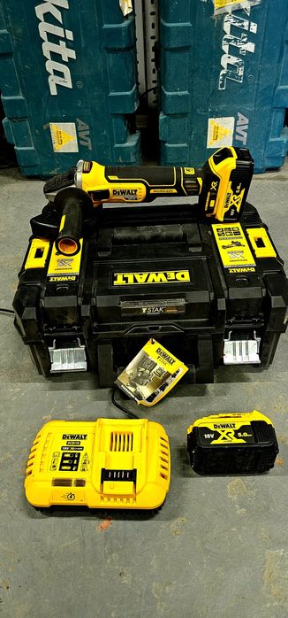 Болгарка аккумуляторная DEWALT.