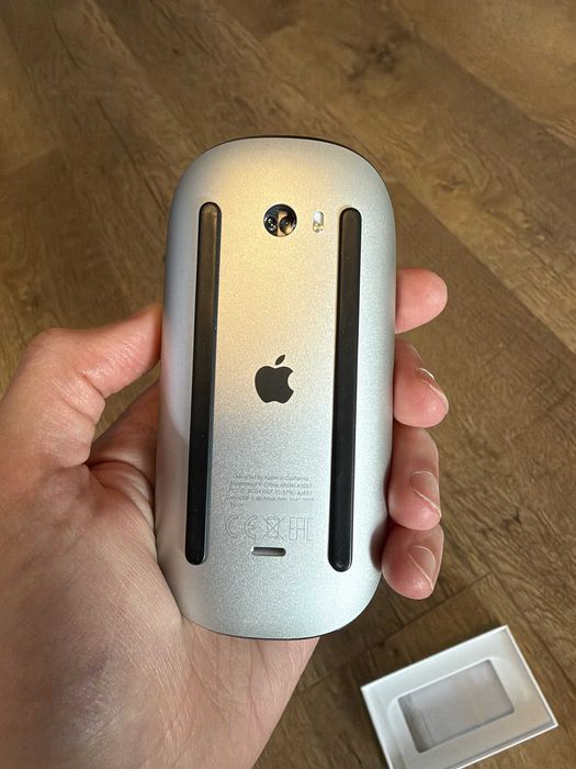Apple Magic Mouse A1657 negru, Lightning, ca nou, cu cutie și cablu