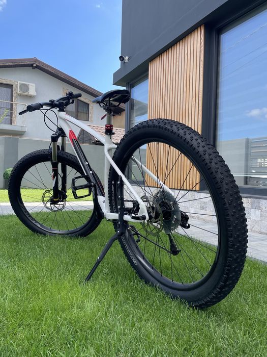 Bicicleta specialized fuse roti 27,5 frane hidraulice disk