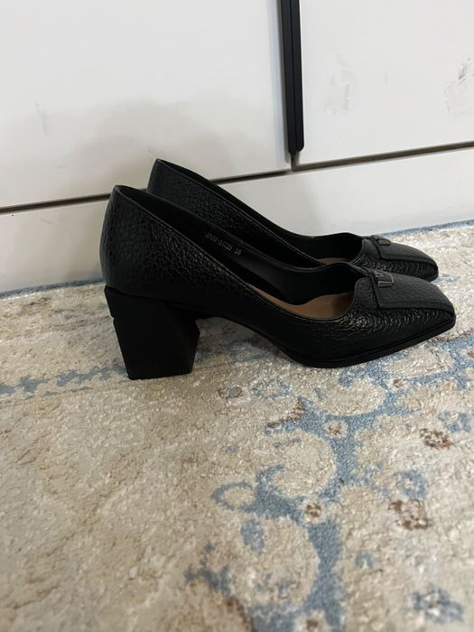 Продаю женские туфли