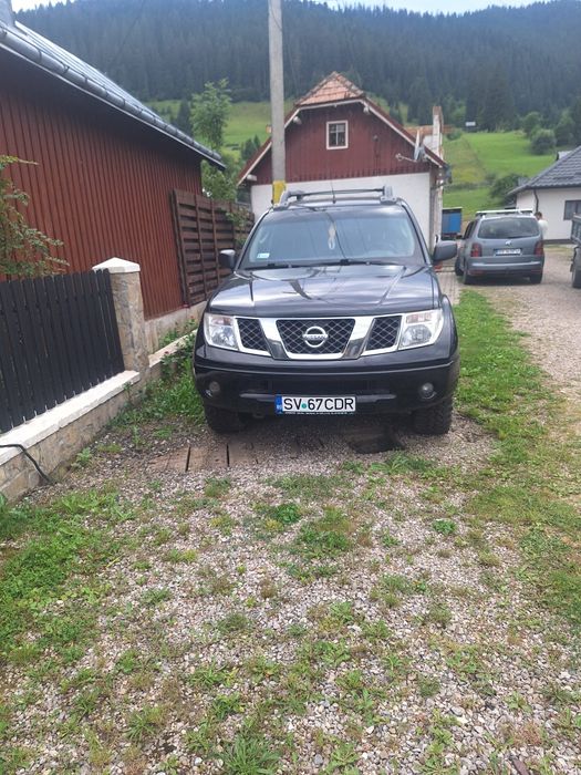 Vând nissan navara