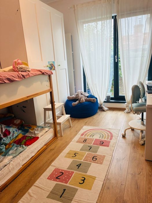 Proprietar inchiriez apartament 3 camere cu curte proprie si foisor Grivita / 1 Mai