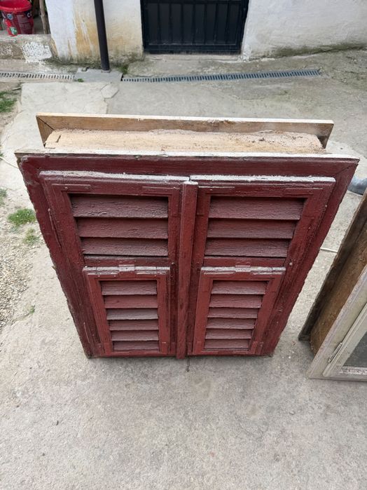 Geamuri vechi de la casa