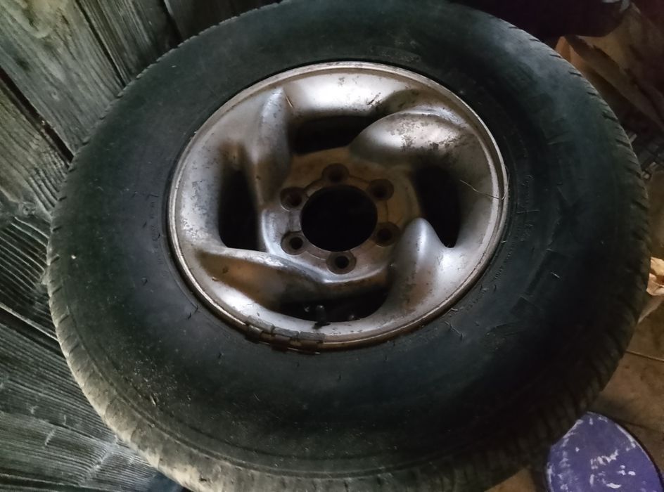 Anvelope. cu jante r15