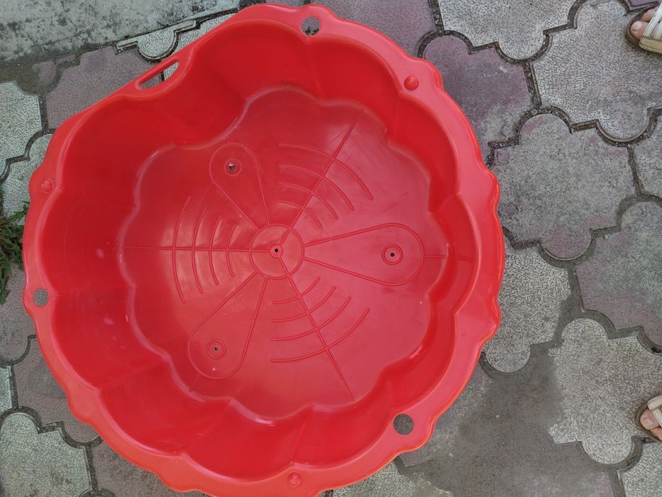 Продаю детскую песочницу