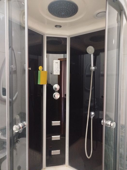 Душевая кабина .