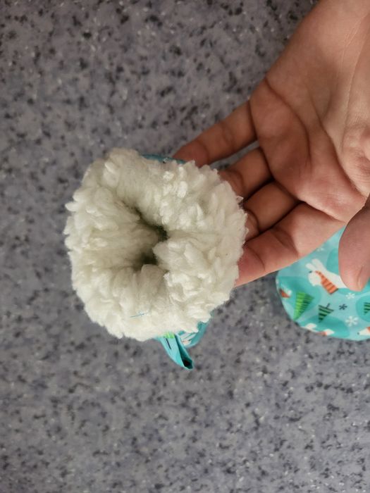 Продам варежки зимние для малышей