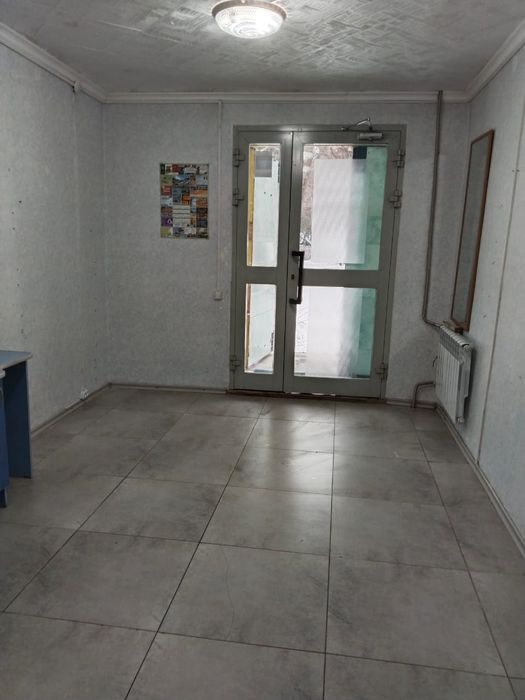 Сдам  помещение в магазине с отдельой  входной группой