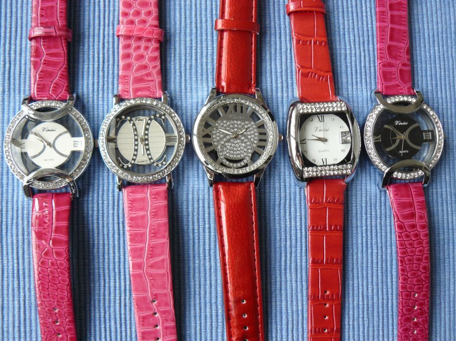 Ceas Dama VINISI CP04 Multiple Modele Mecanism Quartz,Curea Piele Eco,