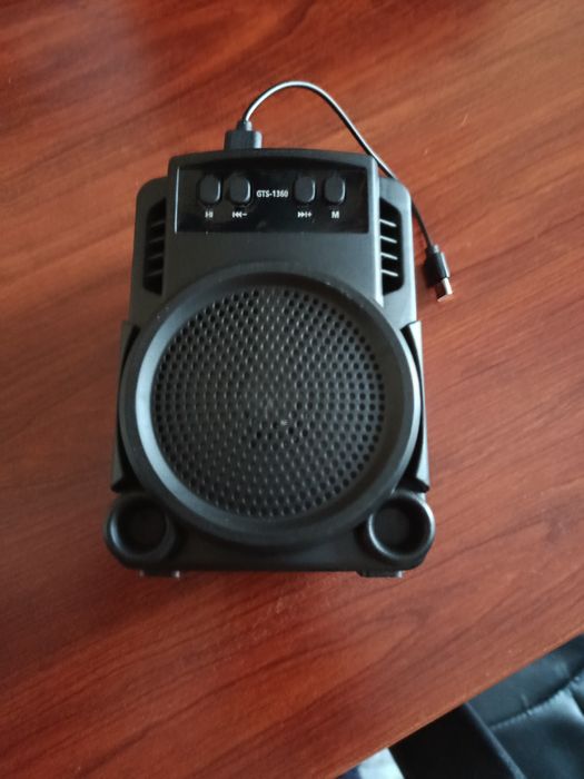 Блутут колонка ,малка компактна