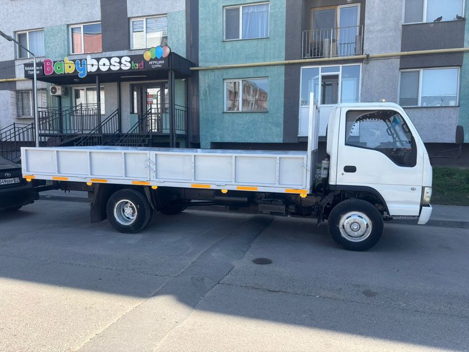 Машина грузавой 5 тонник