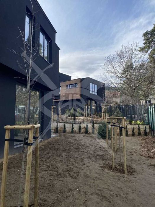 Продава се Къща в София, в.з. Малинова долина - 247 кв.м за 1322 €/кв.м - Снимка #1