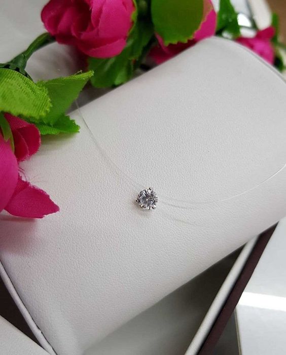 Ювелирное колье капелька на леске серебро циркон