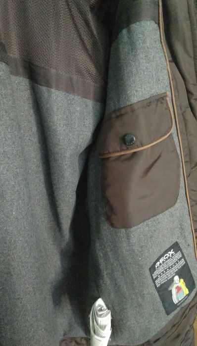 Яке GEOX RESPIRA размер 50. Водоустойчиво.