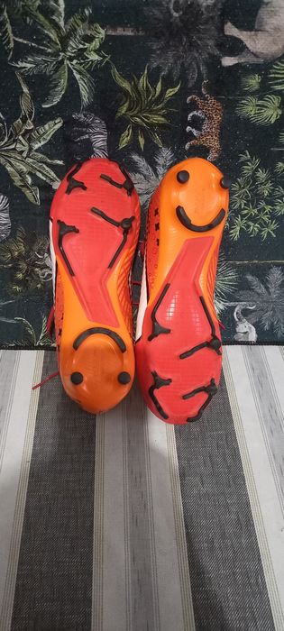 Футболни обувки/ бутонки