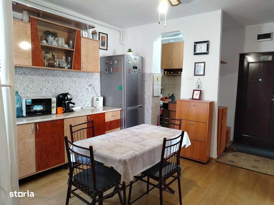 cv 187 Bd.Bucuresti, apartament 3 camere decomandat — fotografia 1