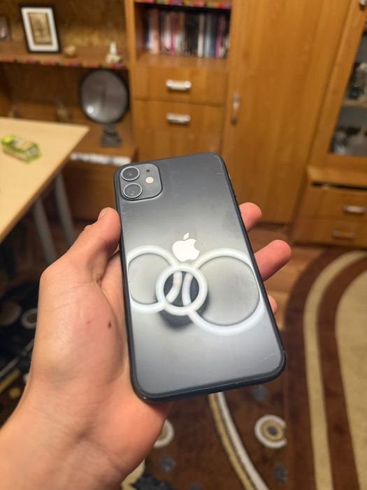 Vand/schimb iphone 11 fara spărturi