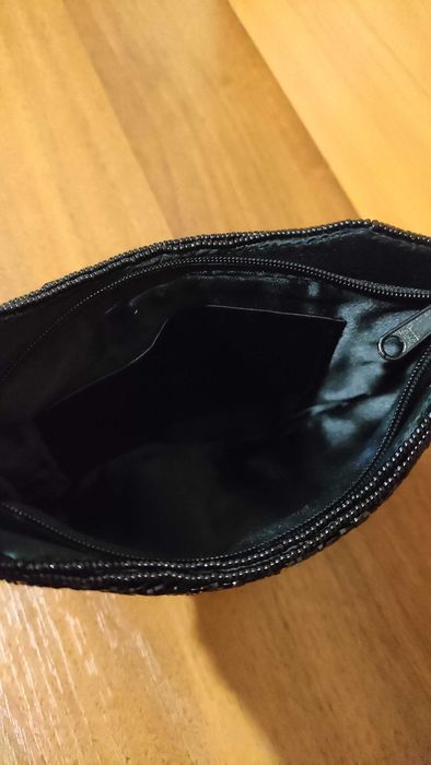 Вечерна чантичка тип портмоне с мъниста