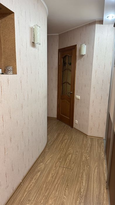 Продам трехкомнатную квартиру