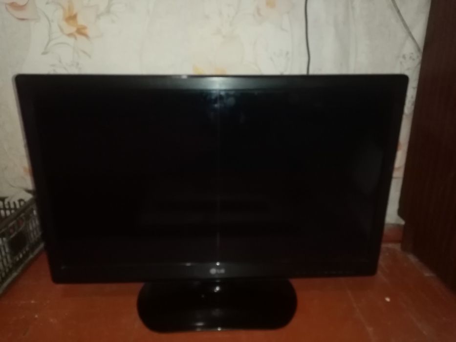 Телевизор LG продам