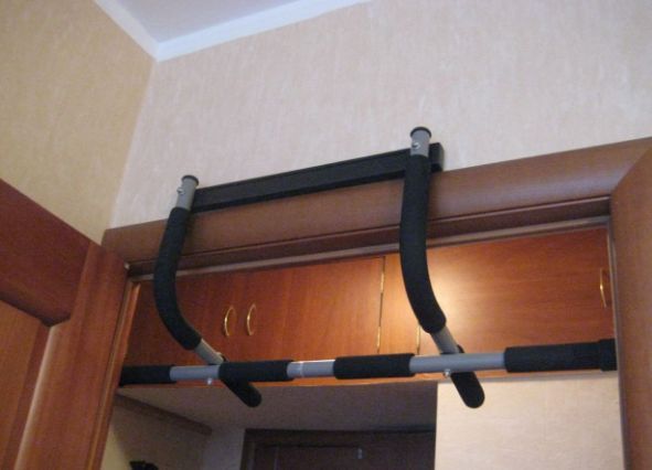 Турник для дома Iron Gym