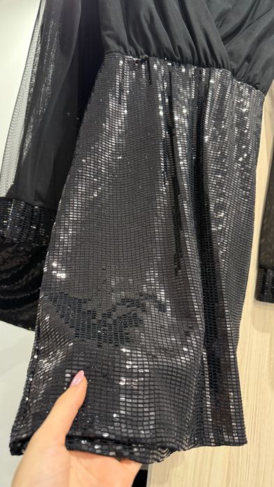 Къса рокля с дълъг ръкав