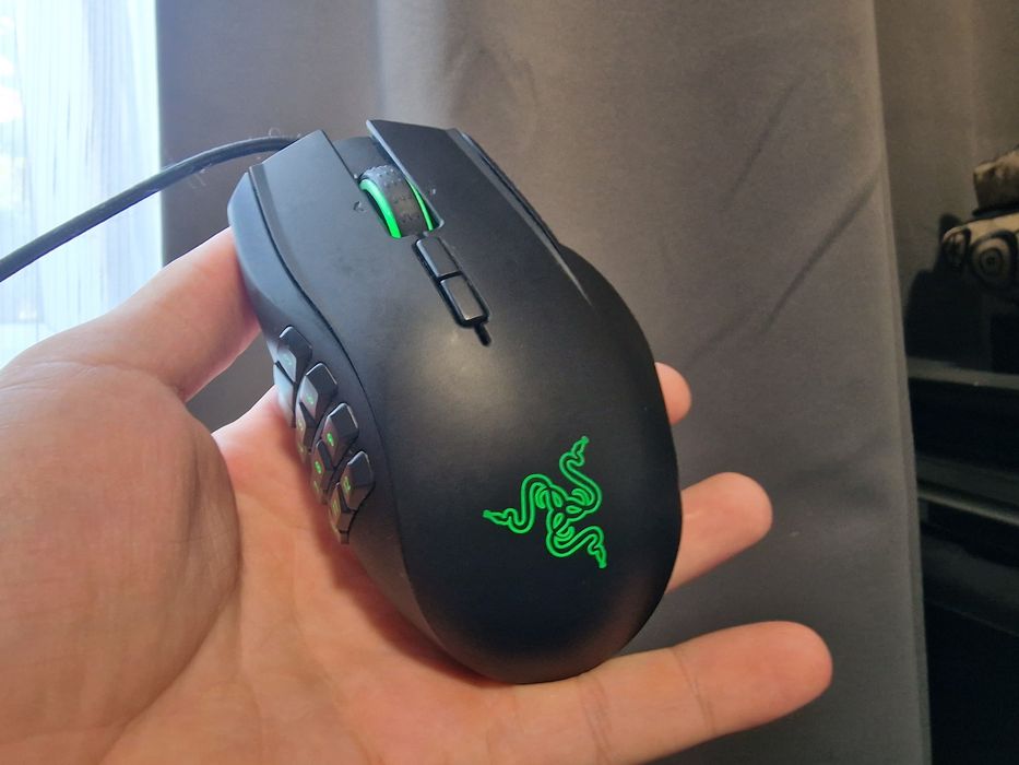 Mouse Gaming Razer Naga 2014 – 19 Butoane (Ideal MMO/MOBA) – Original