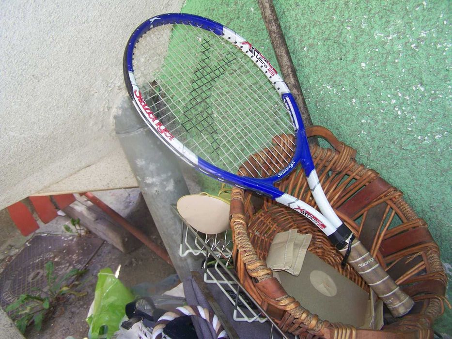 vand rachete tenis