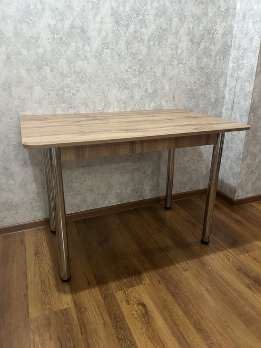 Продам кухонный  стол
