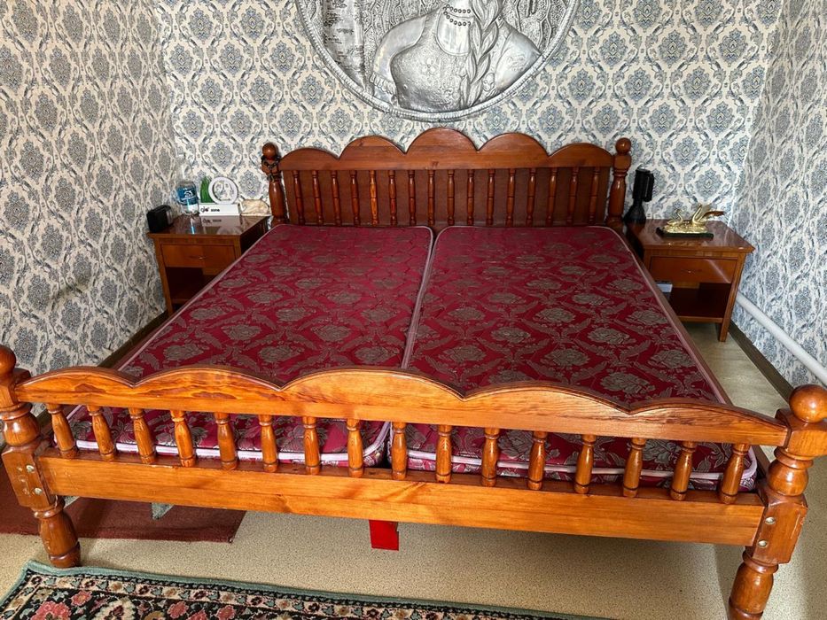 Кровать из дерева 180*200