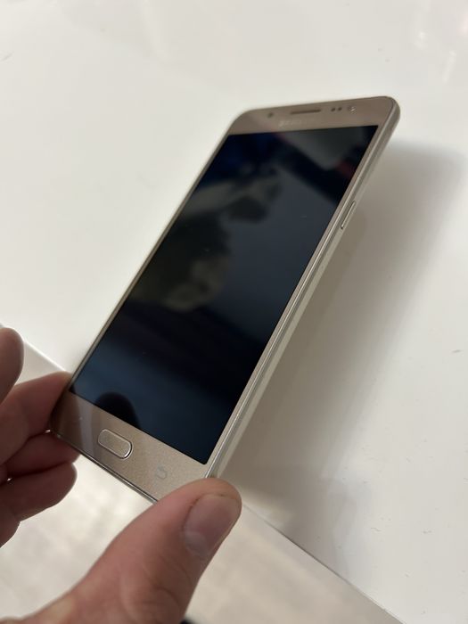 Продам Samsung Galaxy J5